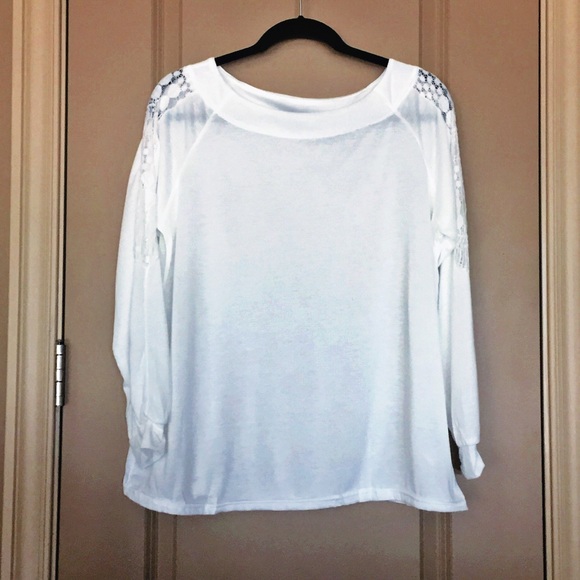 White Long Sleeve Lace Cutout Tee - Picture 3 of 4